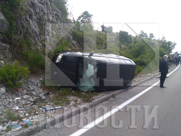 Најновији подаци: У несрећи код Никшића двоје погинуло, 19 повређених (ФОТО)